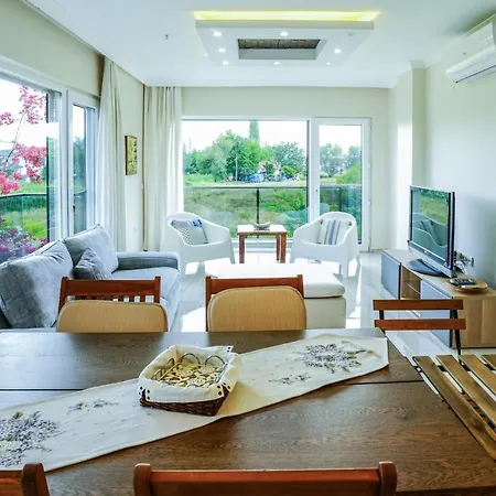 Luminous And Chic Flat In Mugla アパート