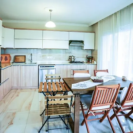 Luminous And Chic Flat In Mugla アパート